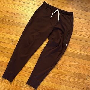 Vuori Sunday Performance Jogger in Medium